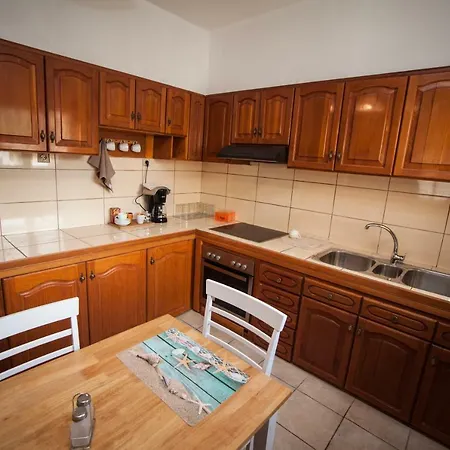 Yiannas' Apartmán *